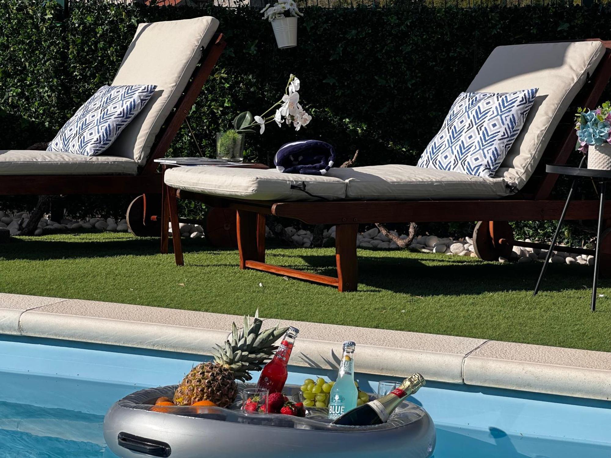Villa Ivona With Swimming Pool And Jacuzzi Oslje Exterior photo