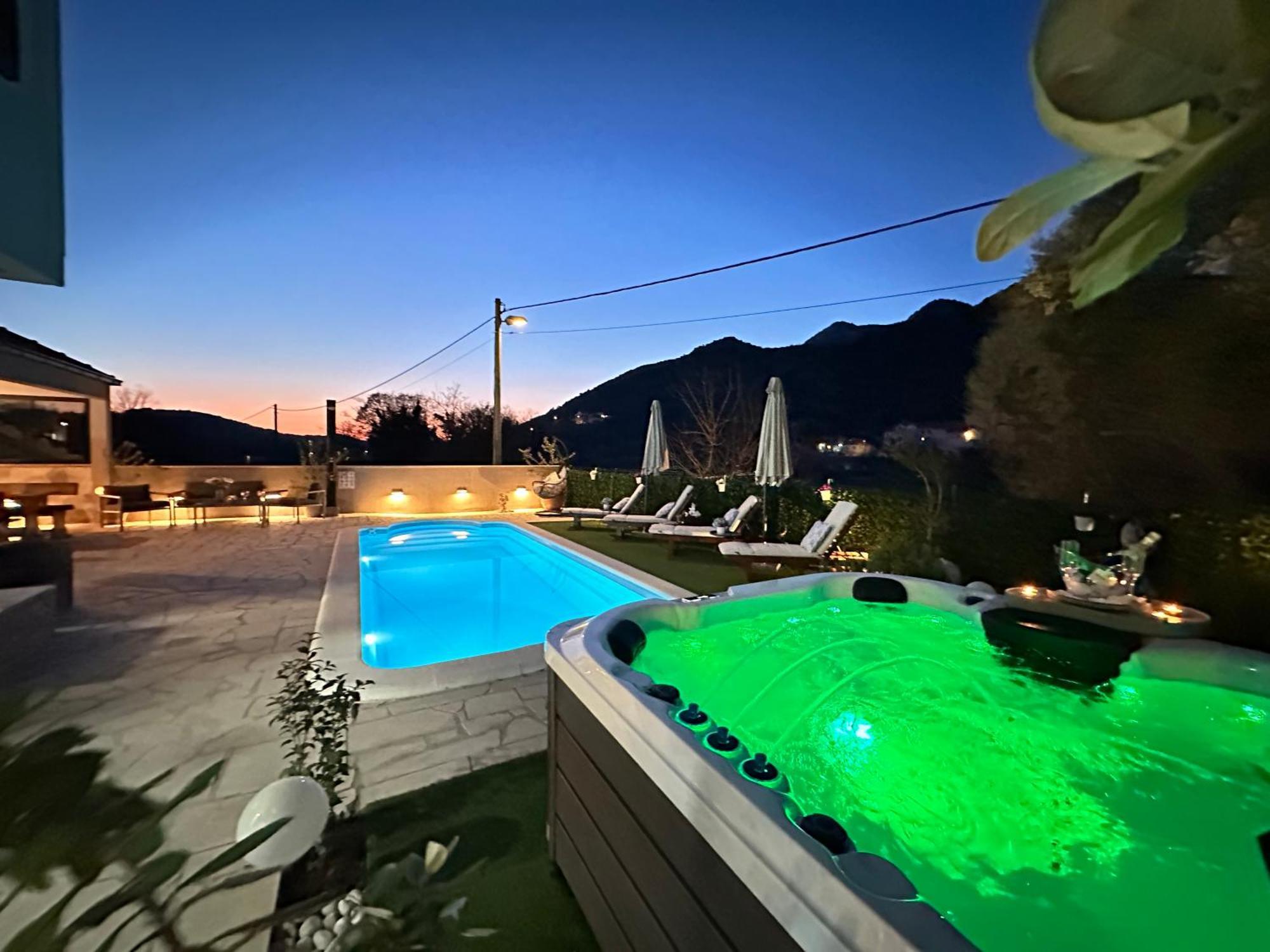 Villa Ivona With Swimming Pool And Jacuzzi Oslje Exterior photo