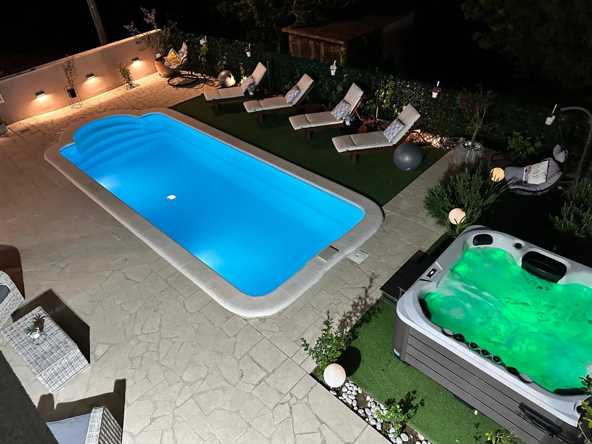 Villa Ivona With Swimming Pool And Jacuzzi Oslje Exterior photo
